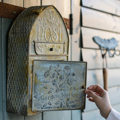 Rustic MailBox